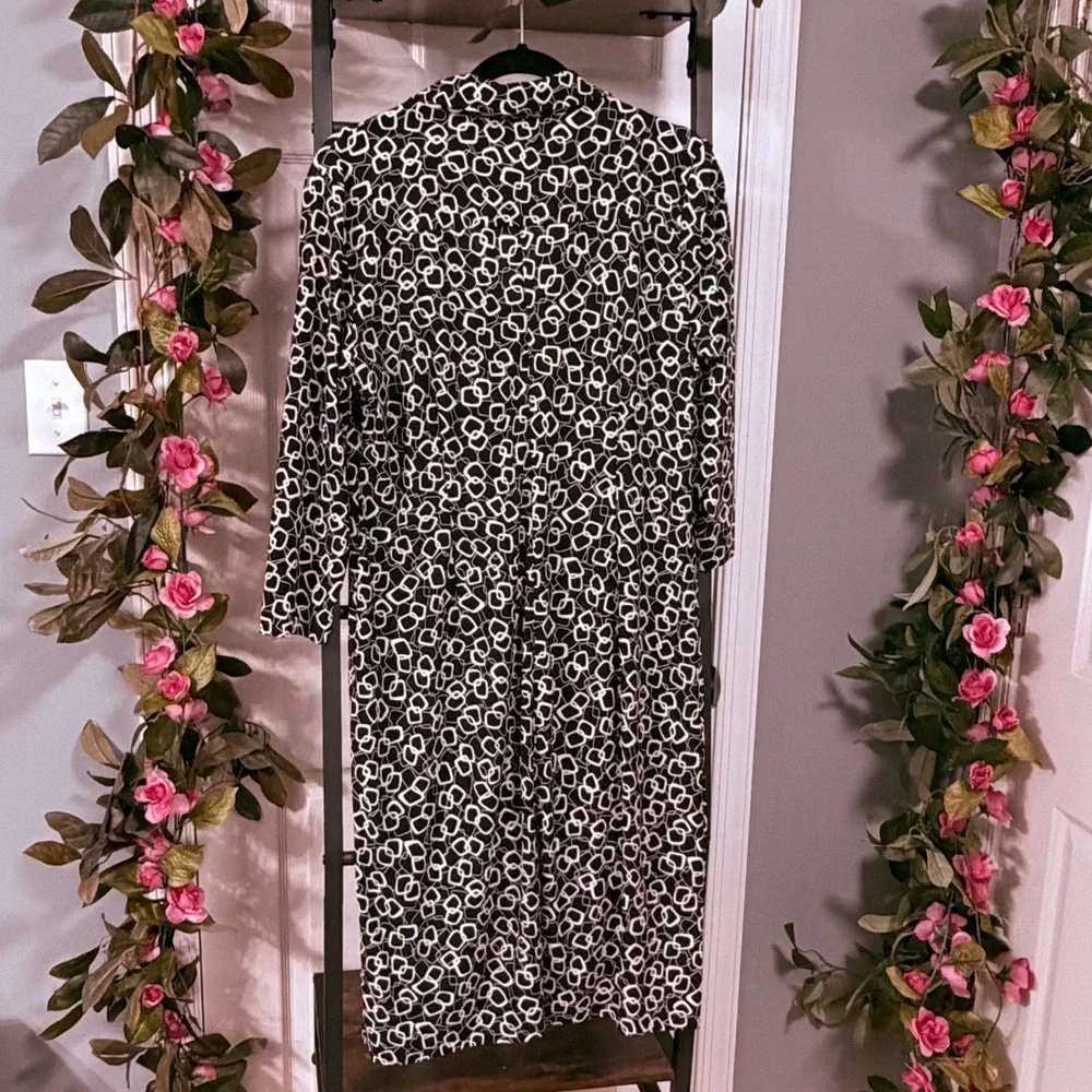 Chaps V-neck wrap 3/4 sleeves tie waist abstract geometric print Dress - Picture 13 of 15